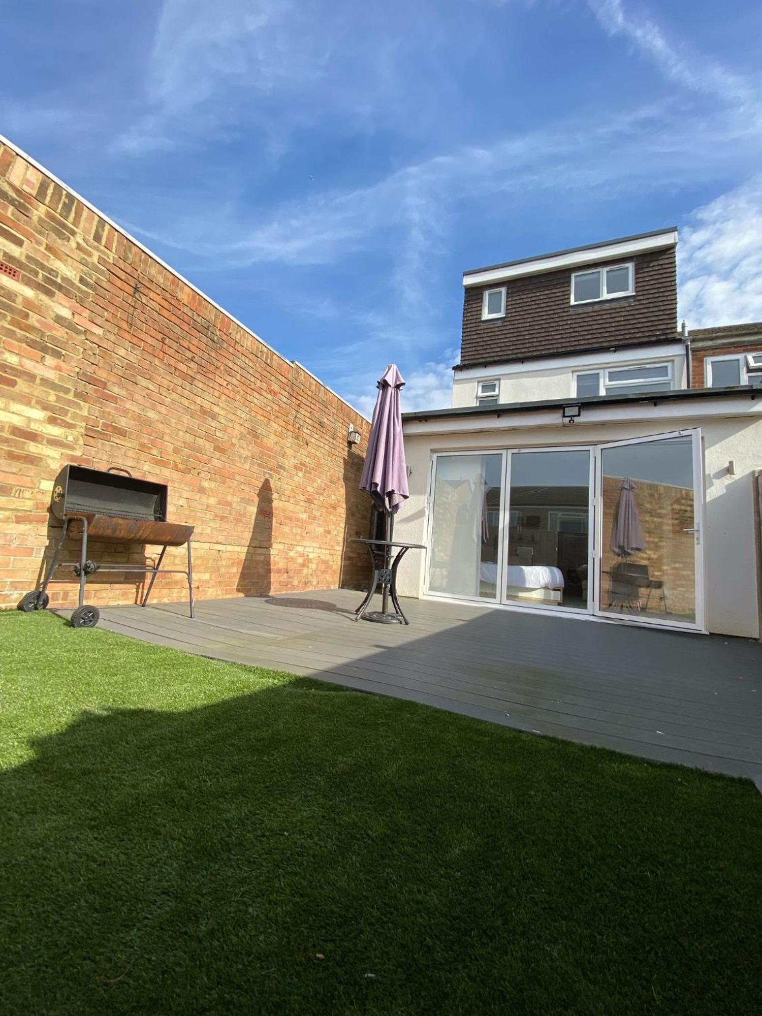 The Bay Apartment Edgware Exterior foto